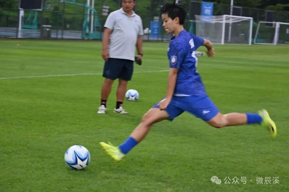 的女足姑娘 的女足姑娘